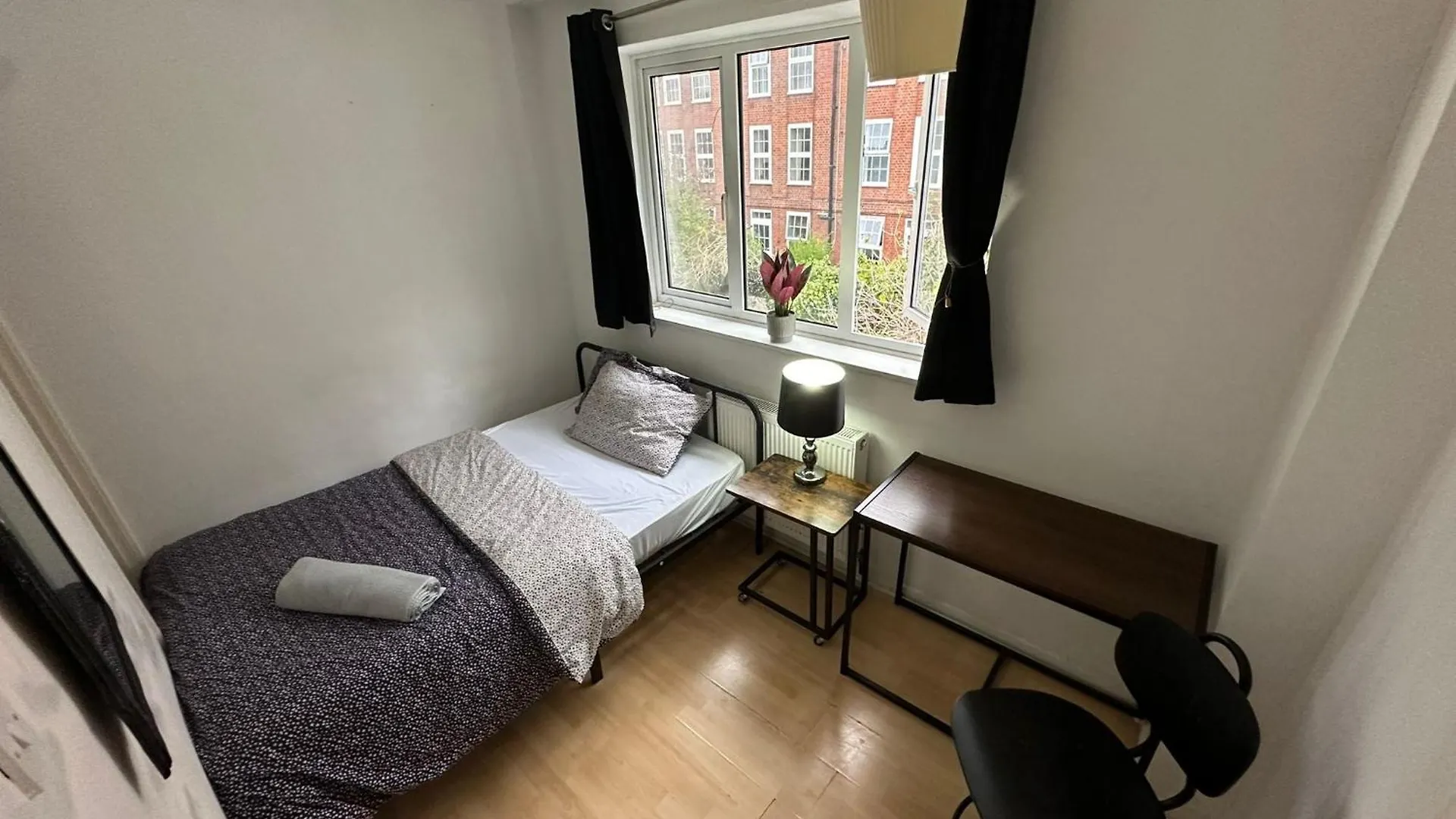 Whitechapel Rooms R2 Londýn Velká Británie