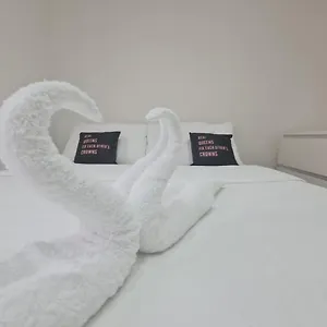 Mile End- Prime Location Guest house