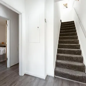 Stepney Beds To 24 Guest house