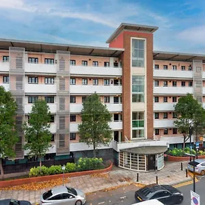 Bright, Interior, Close To The City, 2 Bedroom Apartamento