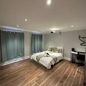 Liverpool Street Bedroom Guest house