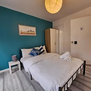 Mile End Guest house