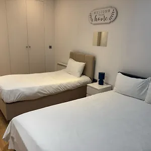 Comfortable - Cosy - Budget In Center Maison d'hôtes