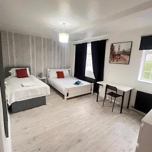 E2 Guest house