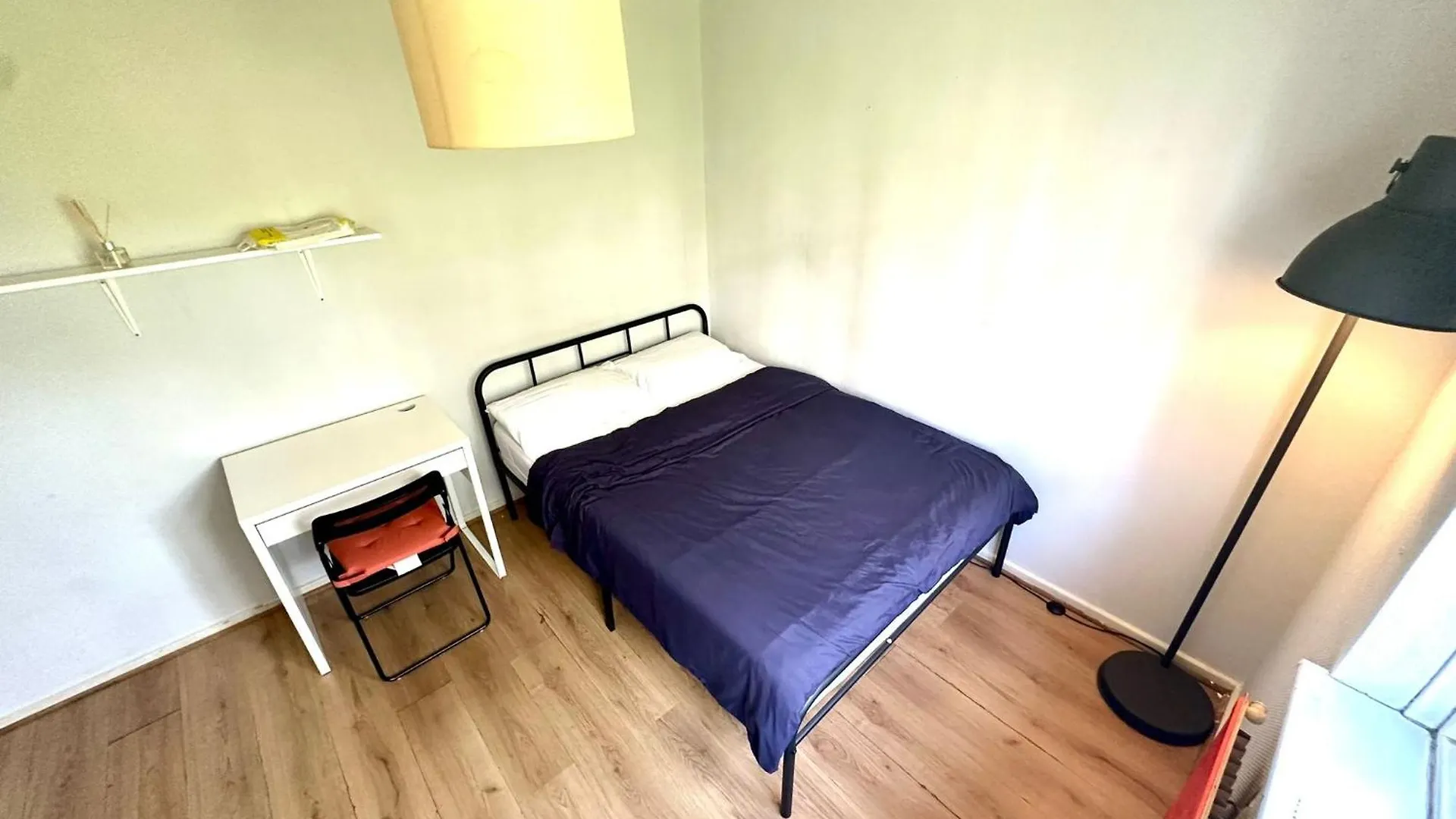 Whitechapel Rooms R2 London 0*,  United Kingdom
